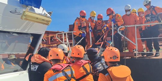 WNA Filipina Tewas Tertimpa Pelat Baja di Kapal Kargo Dibawa ke Banda Aceh