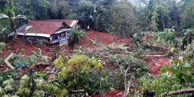 Tanah Bergerak Ancam Rumah Warga di Ponorogo Jatim