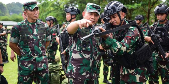 Saat Jenderal TNI Turun Gunung, Bakar Semangat Prajurit Lindungi Rakyat Papua