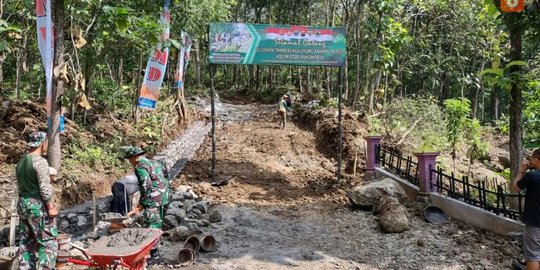 Puluhan Tahun Terisolir, Desa di Sukoharjo Kini Terhubung Berkat TMMD