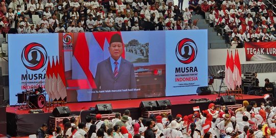 Jokowi Sebut Pemimpin Berani, Nama Prabowo Menggema di Musra Relawan