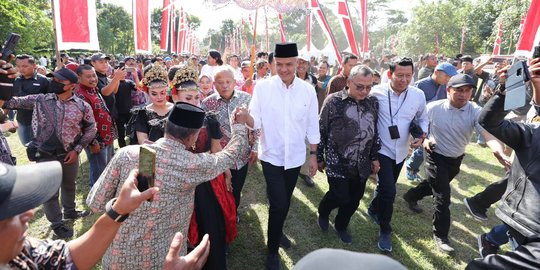 Pesan Ganjar di Hadapan Ribuan Kades Se-Jabar: Jangan Korupsi Dana Desa!