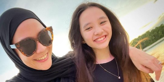 Penampilan Kana Sybilla Anak Zaskia Adya Mecca Lepas Hijab, Cantik & Bikin Pangling
