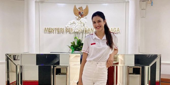 6 Potret Cantik Mikha Tambayong, Kini jadi Tenaga Ahli Komunikasi Publik Kemenpora