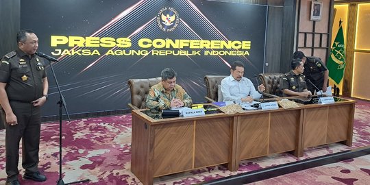 Lima Tersangka Korupsi BTS Kominfo Rugikan Negara Rp8 T Lebih Segera ...