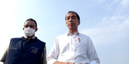 Kritik Anies Dibalas Senyuman Jokowi