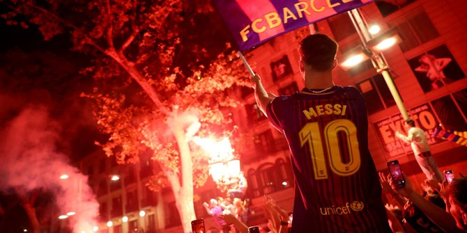Euforia Suporter Barcelona Rayakan Gelar Juara La Liga Spanyol