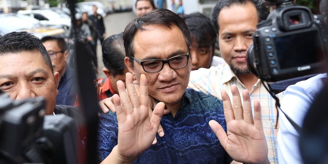 Andi Arief Izin Berobat ke Dokter saat Diperiksa Penyidik KPK