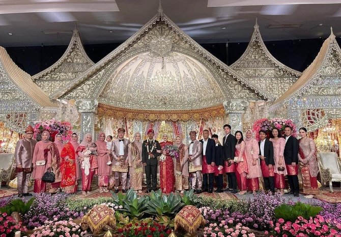 sepupu nikah dengan prajurit kopassus ini potret nagita slavina hadir di resepsi