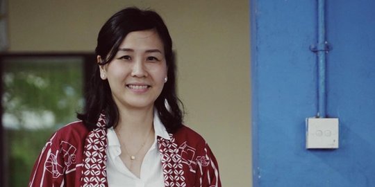 Potret Manis Veronica Tan sama Ortu, Paras Ibu Bikin Salfok 'Cantik Bak Artis Korea'