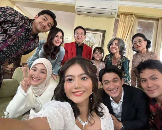 jadi peran utama di tajwid cinta ini momen kompak afifah ifah039nda bareng pemain lain