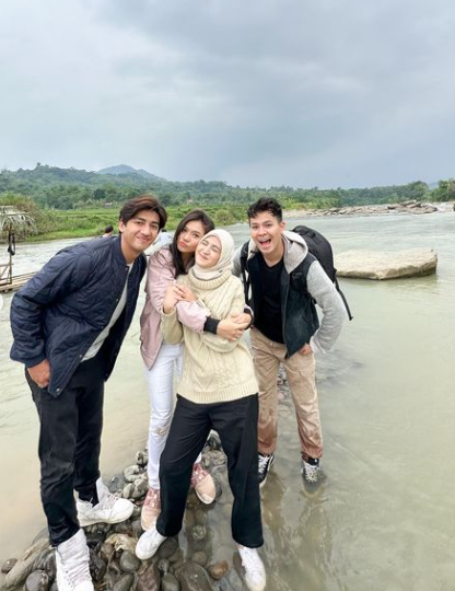 jadi peran utama di tajwid cinta ini momen kompak afifah ifah039nda bareng pemain lain