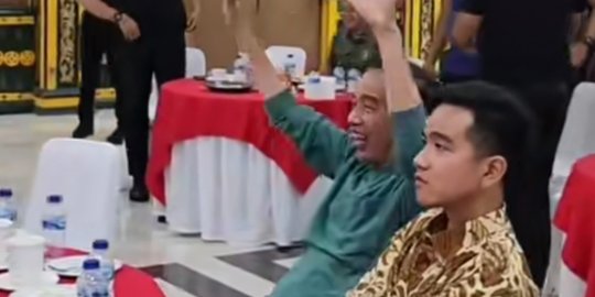 Momen Jokowi Nonton Final SEA Games 2023 Indonesia VS Thailand, Reaksi Gibran Disorot