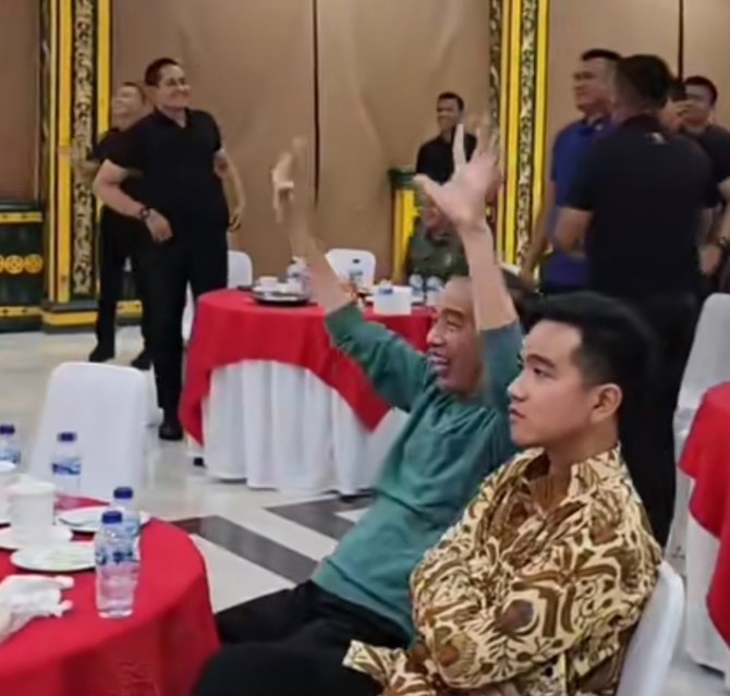 momen jokowi nonton final sea games 2023 indonesia vs thailand reaksi gibran disorot