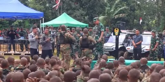 Raider 300 Tugas Operasi Ke Papua, Kasad Dudung Pesan 'Jangan Kayak Ayam Sayur'