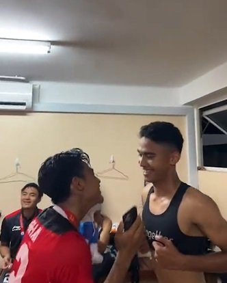 kehebohan pemain timnas di ruang ganti