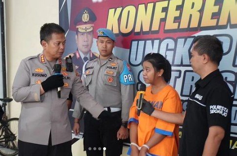 art di sidoarjo curi dolar dan emas antam majikan