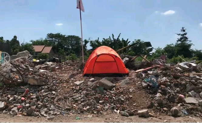 warga dirikan tenda di proyek tol jogja solo