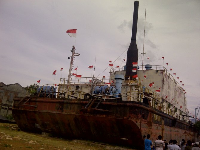 kapal pltd apung 1