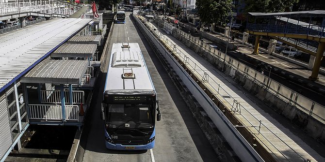 Tilang Manual Diharapkan Bisa Sterilkan Jalur Transjakarta