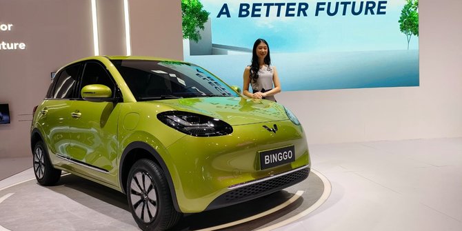 Wuling Kenalkan Mobil Listrik Binggo di PEVS 2023, Lebih Murah dari Air ev?