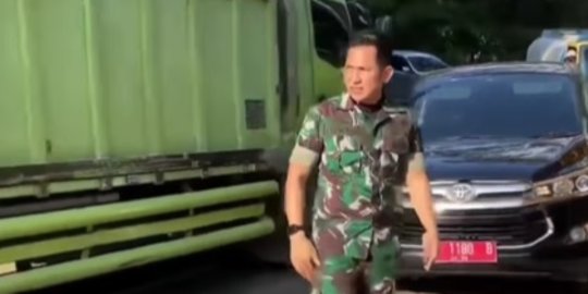 Viral Tentara Ganteng Urai Macet di Sitinjau Lauik, IG-nya Diburu Netizen