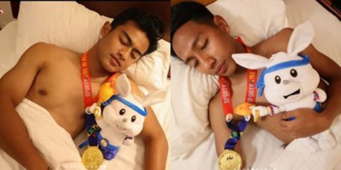 Potret Bobo 'Cantik' Para Pemain Timnas Sambil Peluk Boneka dan Kalung Medali Emas