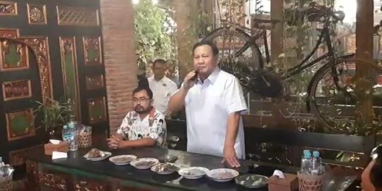 Prabowo Ajak Relawan Jokowi & Gibran Main ke Hambalang