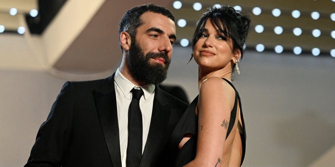 Cantiknya Dua Lipa di Festival Film Cannes, Pamer Kemesraan Bareng Pacar Baru