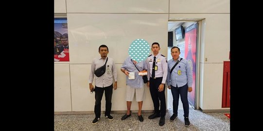 Keasyikan Liburan di Bali, Bule Australia Overstay dan Dideportasi