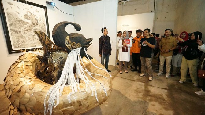 bupati ipuk buka pameran seni artos nusantara