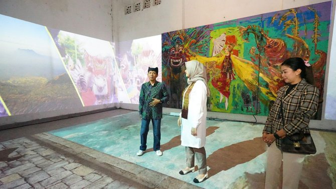 bupati ipuk buka pameran seni artos nusantara