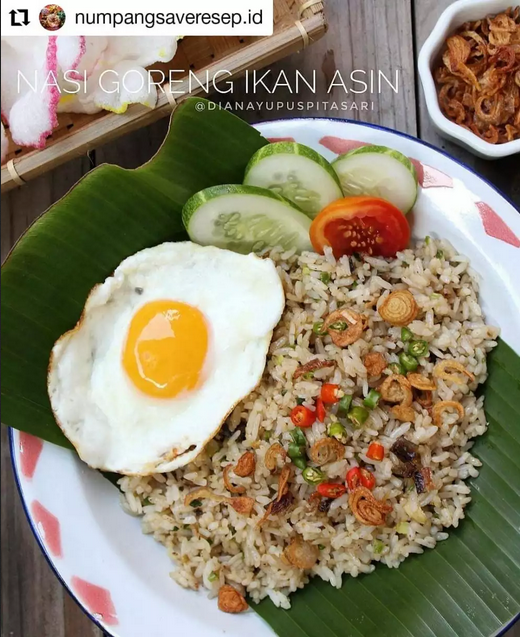 nasi goreng ikan asin