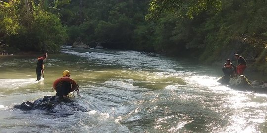 Jembatan Gantung Kayu di Toraja Utara Putus Usai Dilewati Rombongan Pengantin