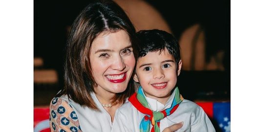 Dipuji Anak Artis Terganteng, Potret Zenecka Anak Carissa Puteri yang Curi Perhatian