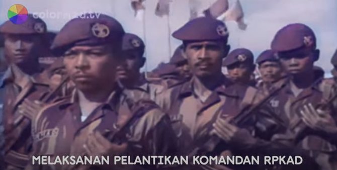 momen sarwo edhie dilantik soeharto jadi komandan puspassus penuh prajurit komando