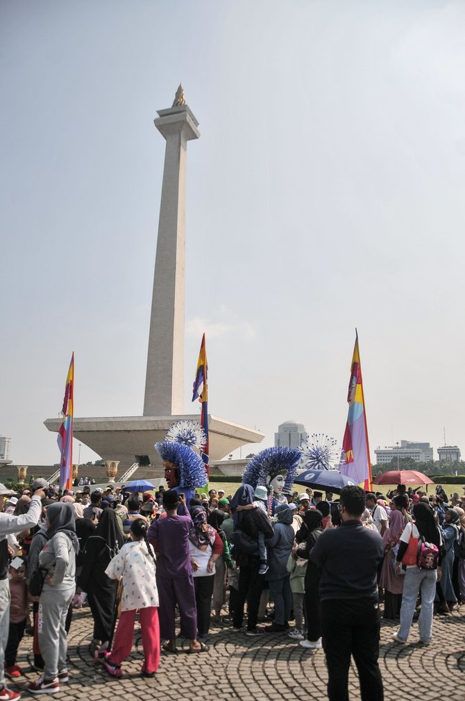 kemeriahan lebaran betawi di monas