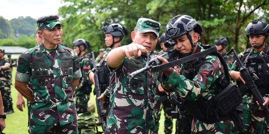 Pemuda Ini Beruntung, Dapat Tawaran Masuk TNI dari Kasad Gara-Gara Sol Sepatu Lepas