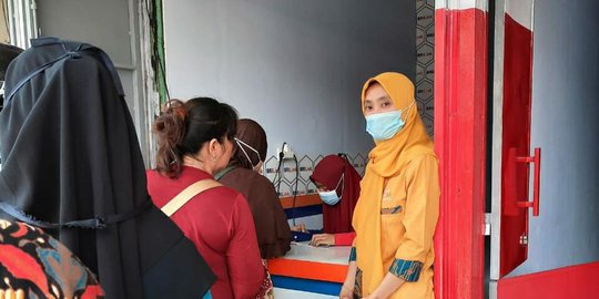 400 transaksi setiap hari