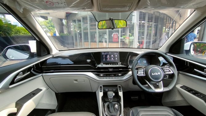 varian baru kia carens dengan captain seat