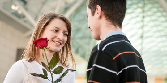 80 Kata Kata untuk Anniversary Pacaran Paling Menyentuh Hati, Bikin Doi Makin Sayang
