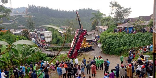 Berkat Dukungan Netizen, Penahanan Sopir Bus Tragedi Guci Ditangguhkan
