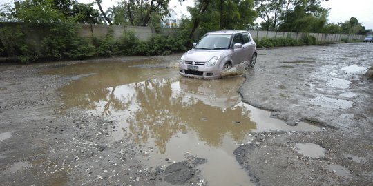 Perbaiki Jalan Rusak di Daerah, Pemerintah Pusat Sudah Siapkan Anggaran Rp32 Triliun