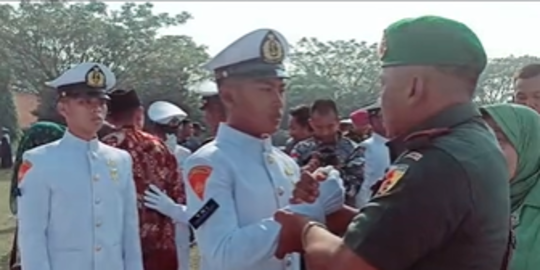 Perwira TNI AD Hadiri Pelantikan Anak jadi Tamtama Marinir, Beri Pesan Penting