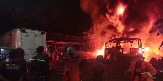 Kronologi Garasi Bus Maju Lancar di Bantul Terbakar, Total Kerugian Rp1,5 Miliar