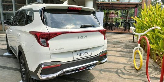 Pesaing Innova Zenix, New Kia Carens Captain Seat Tidak Ada Inden!