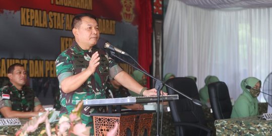 Jenderal TNI AD Kasih Prajurit Uang, Senang Dengar Anak Buah Tidak Merokok