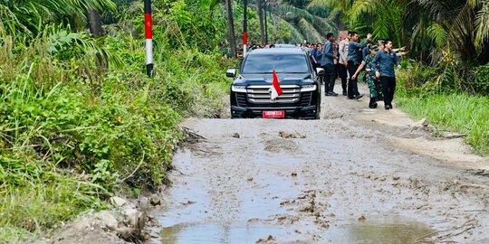 Pemerintah Pusat Turun Tangan Perbaiki 10 Ruas Jalan Rusak di Riau
