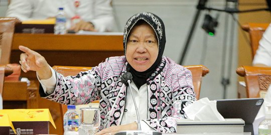 Cerita Mensos Risma saat Rapat Tiba-Tiba Dibisiki Staf: Ada KPK Mau Geledah Kantornya