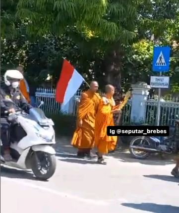 rombongan biksu thailand tiba di jateng